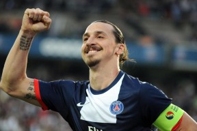 乐鱼体育登录入口-俱乐部“梦之队”：本季组建的最佳阵容盘点