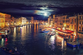 乐鱼体育app官网入口-欧洲杯绝妙瞬间：战术配合与精彩射门层出不穷，欧洲杯 respect