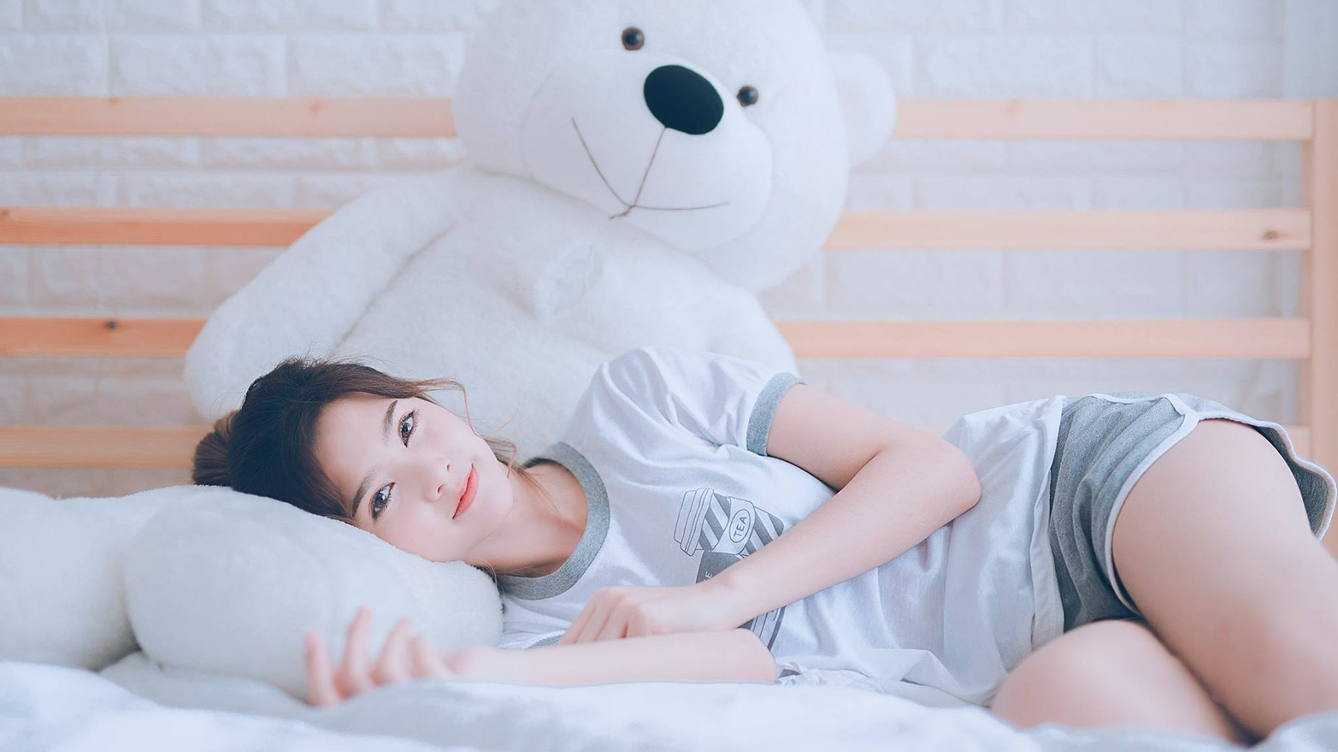 更衣室庆祝冠军时刻全记录，更衣室宣传标语图片