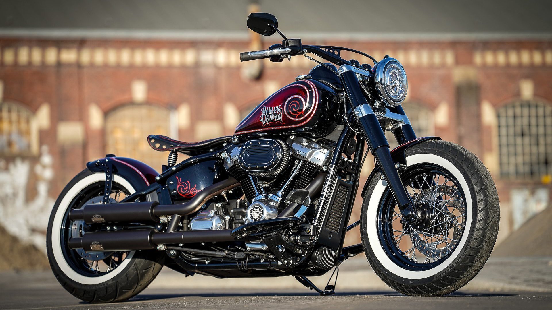 球队是否根据球员惯用脚调整组织发起方向,持球队员