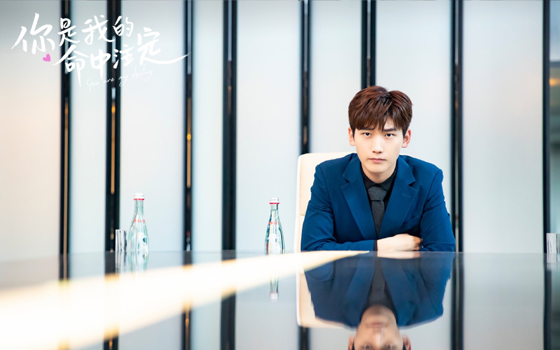 英超终场哨声:逆转奇迹震撼全场,英超名哨